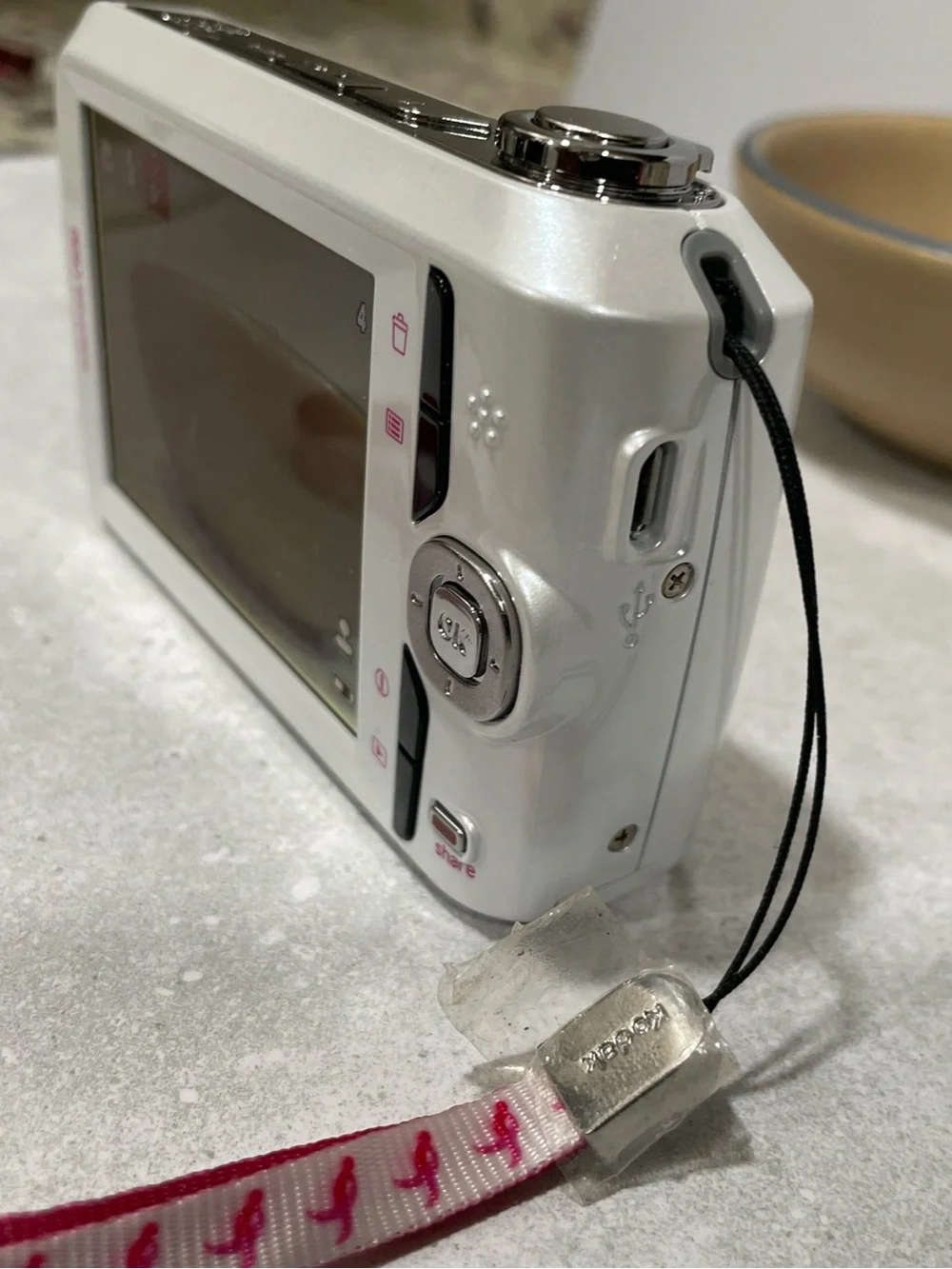 Kodak EasyShare C1530 14MP Digital Camera White Pink Susan G Komen TESTED MINT